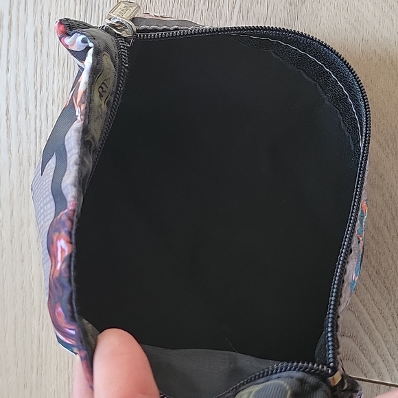 LeSportsac Deluxe Large Weekender with matching pouch - Picture 9 of 10